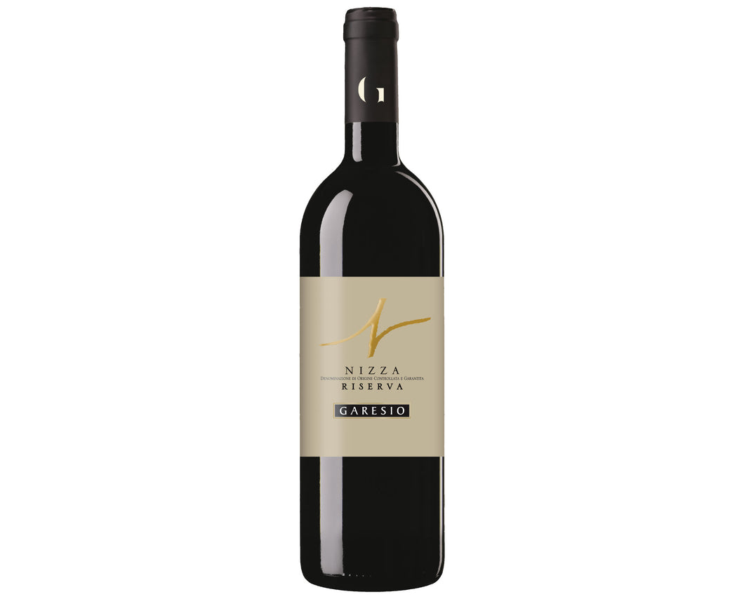 Bottiglia Magnum di Nizza Riserva DOCG Garesio del 2015. Vino rosso delle Langhe, Piemonte. Vitigno Barbera